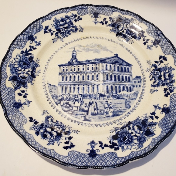 Antique buffalo pottery Faneuil Hall 10" plate - Picture 1 of 2